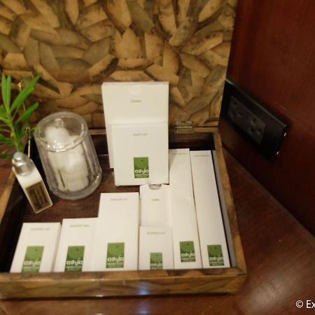 อัสยา พรีเมียร์ สวีท Hotel Manoc-Manoc ภายนอก รูปภาพ